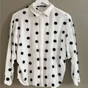 Zara White button down shirt with black polka dots size Small